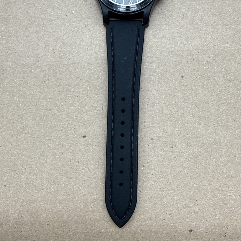 Original Victorinox Swiss Army Black Quartz Watch #241517 Rubber Strap - Picture 4 of 15